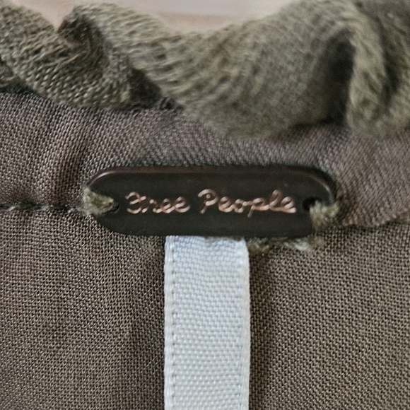 Free People Wandering Skies Smocked Top Blouse Boho Cropped Olive Green Sz M - Picture 3 of 6